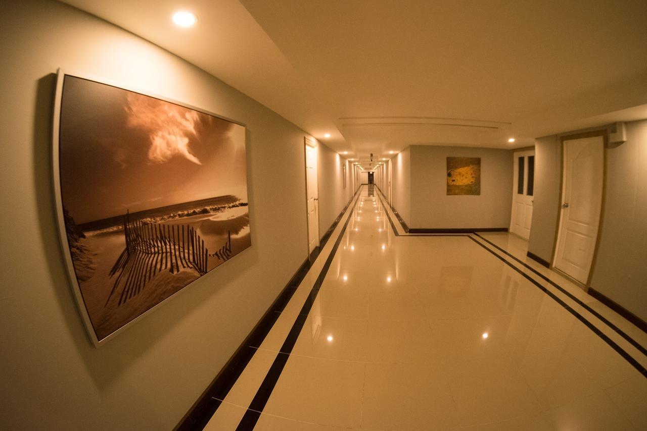 Apple Hotel