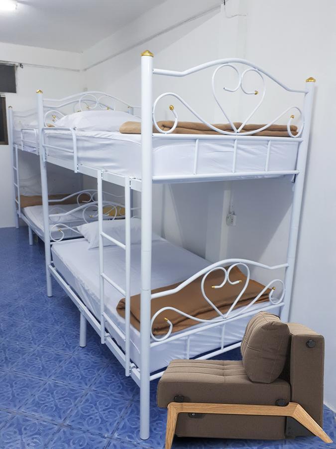 Hostel Omar Thai *