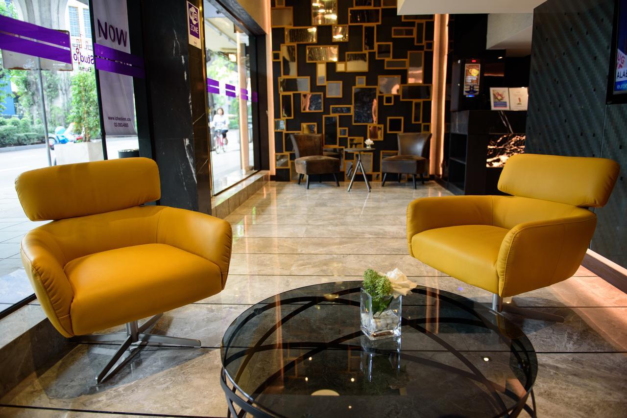 Ekamai Hotel 3*