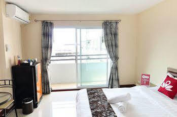 Buddy Place Hotel