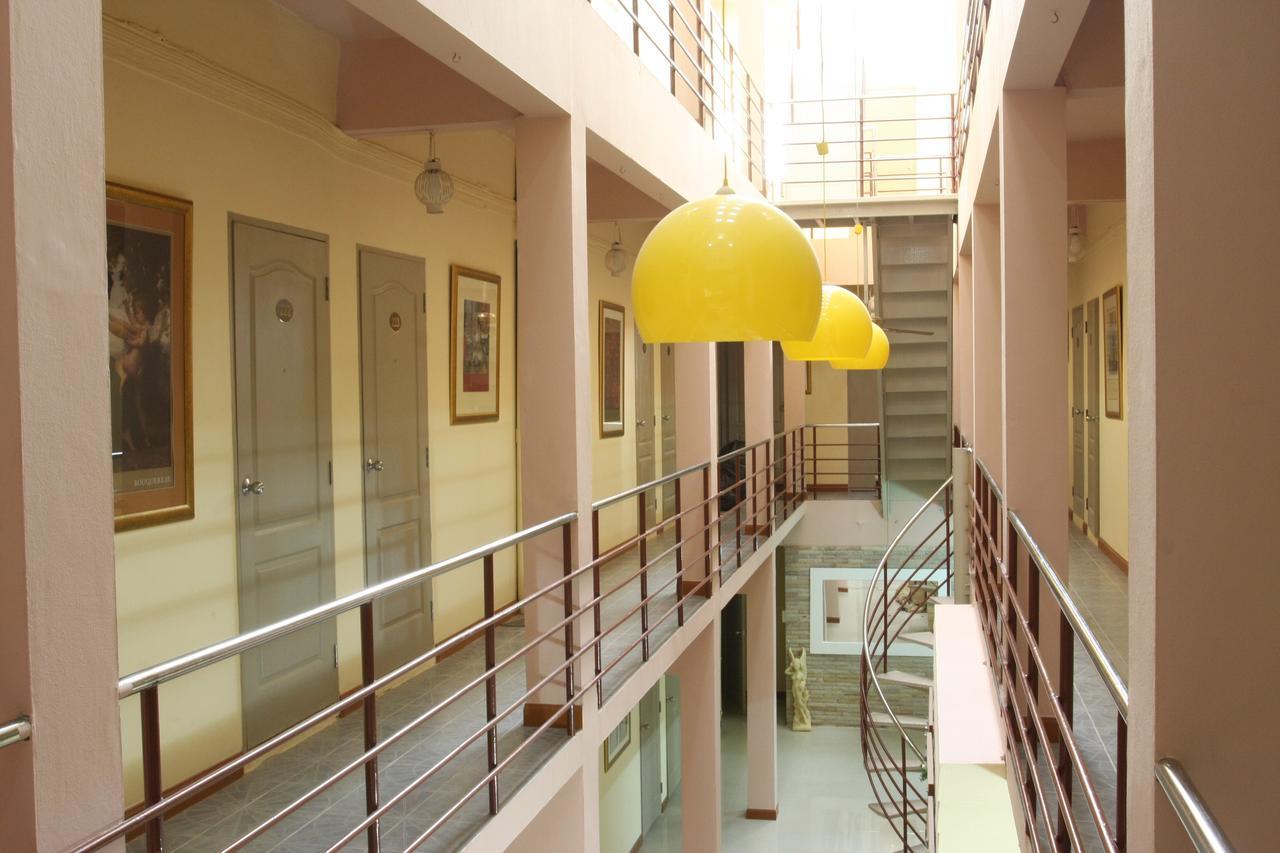 Pr Place Khách sạn