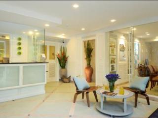 Sabai Sathorn *