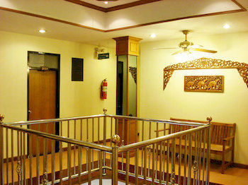 Center Point Plaza Albergue