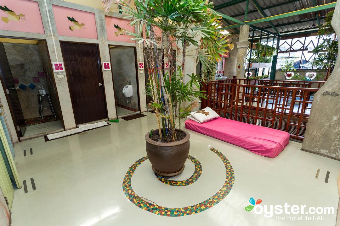Cozy Place Hostel *