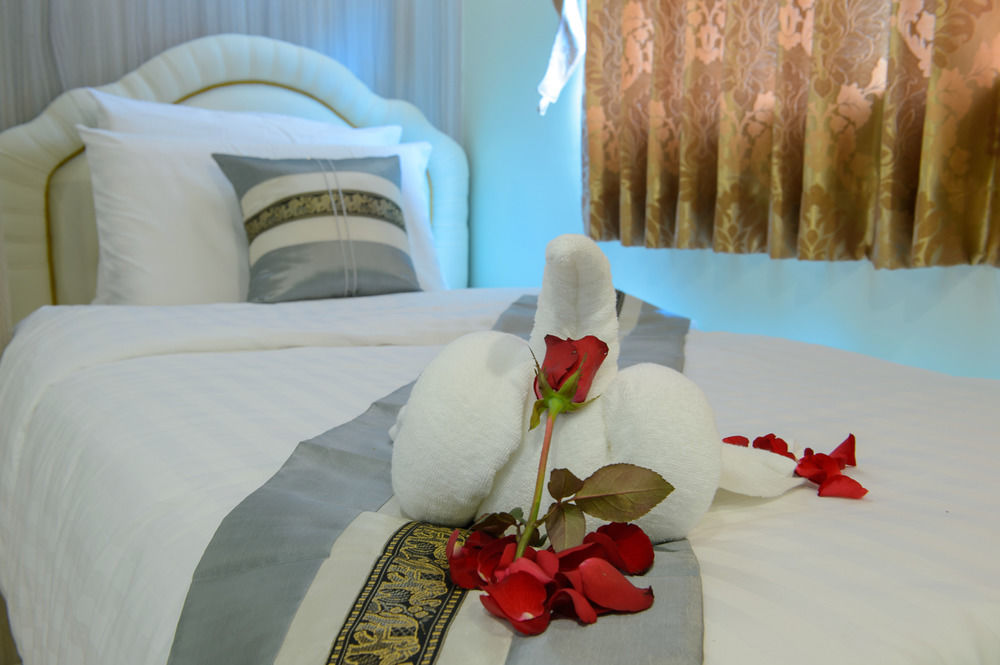 Hotell Roomquest Suvarnabhumi Airport Romklao Soi 6 3*