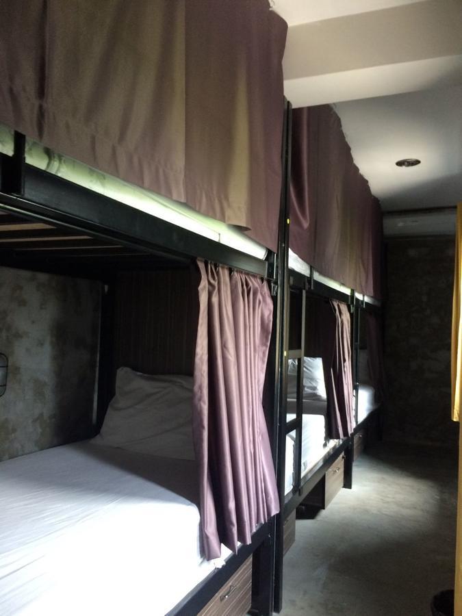 Hostel Revolution Asoke Bangkok