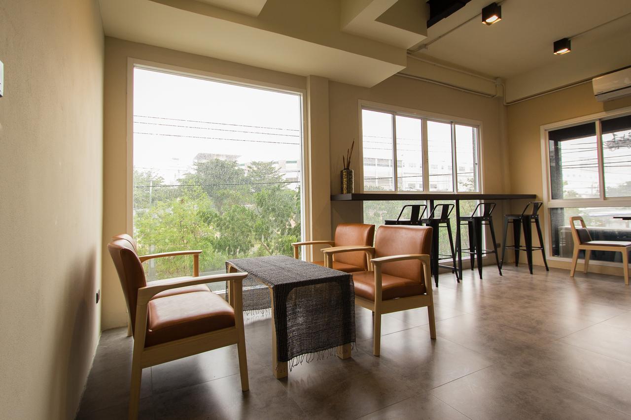 Hostal Lazy Sunday Bangkok