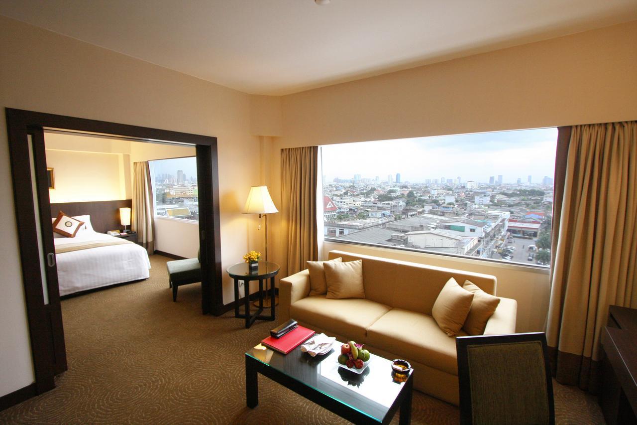 Ramada Plaza By Wyndham Menam Riverside 5*