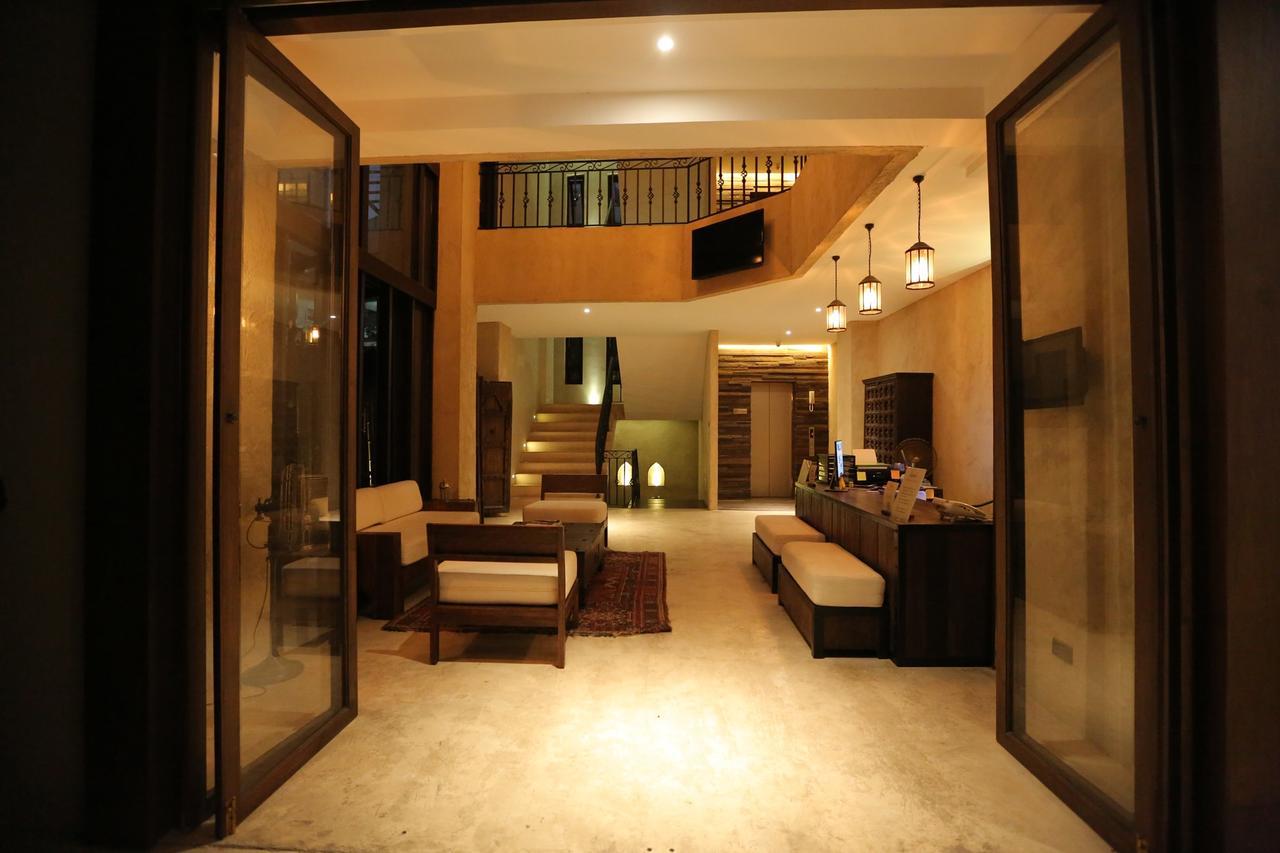 Dewan Hotel 3*