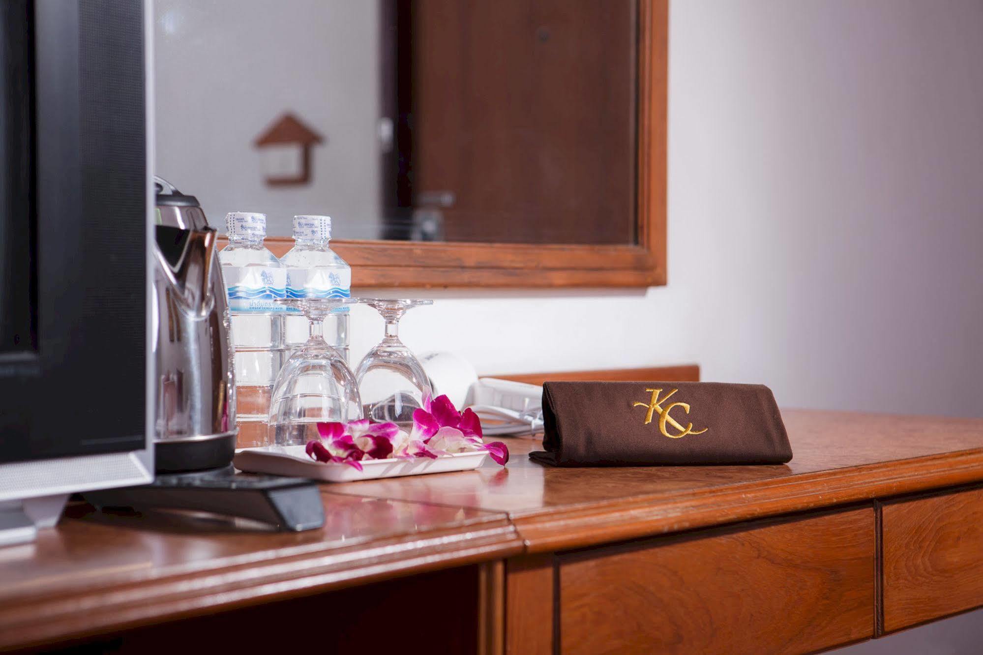 Kc Place Srinakarin Hotel 3*
