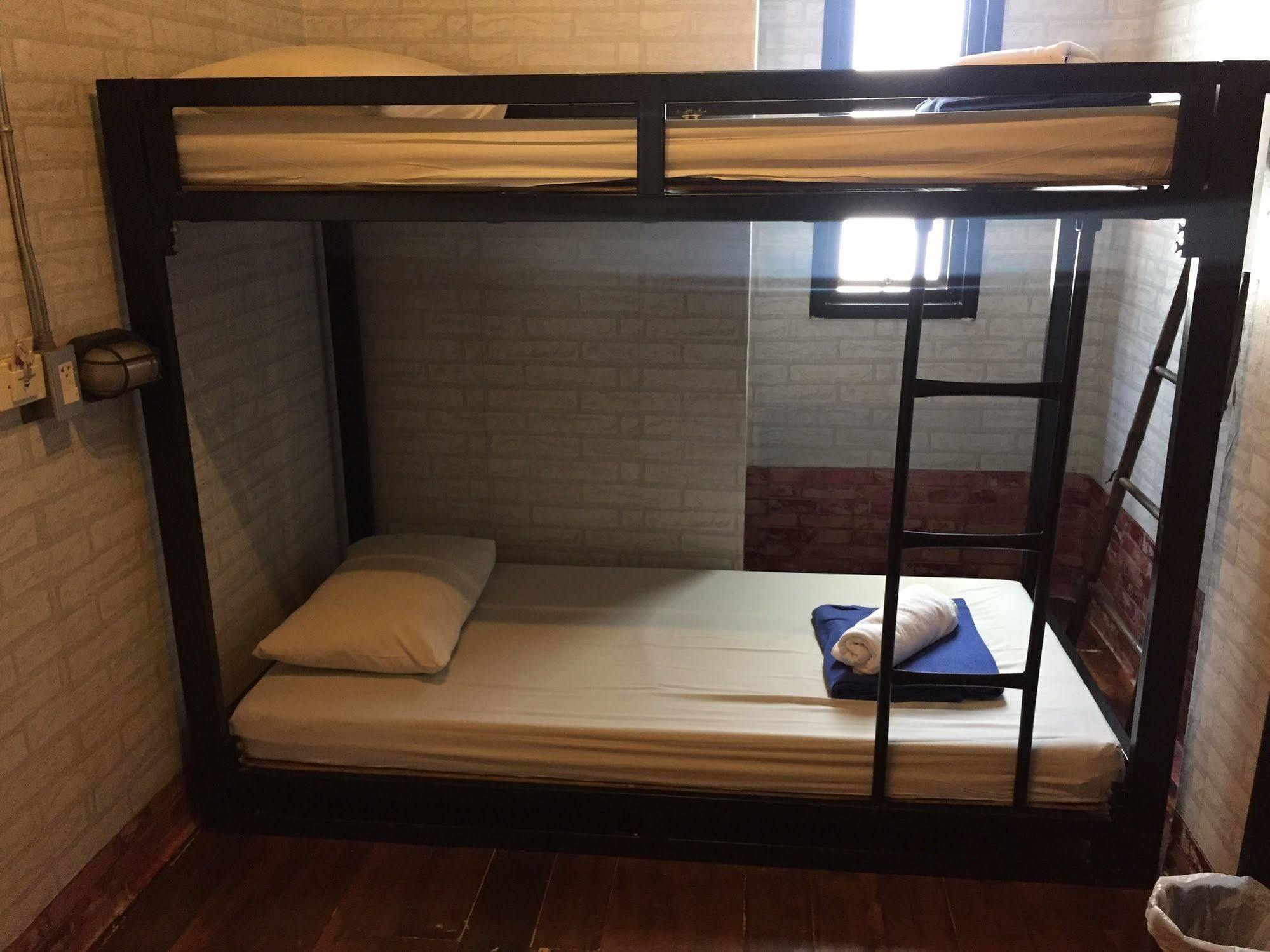 Bed Hostel *