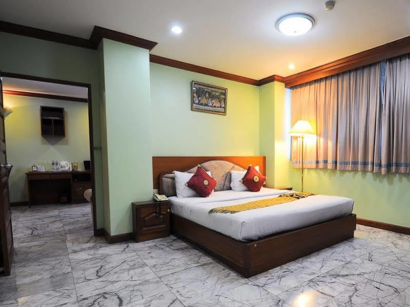 Royal Sukhumvit * Bangkok