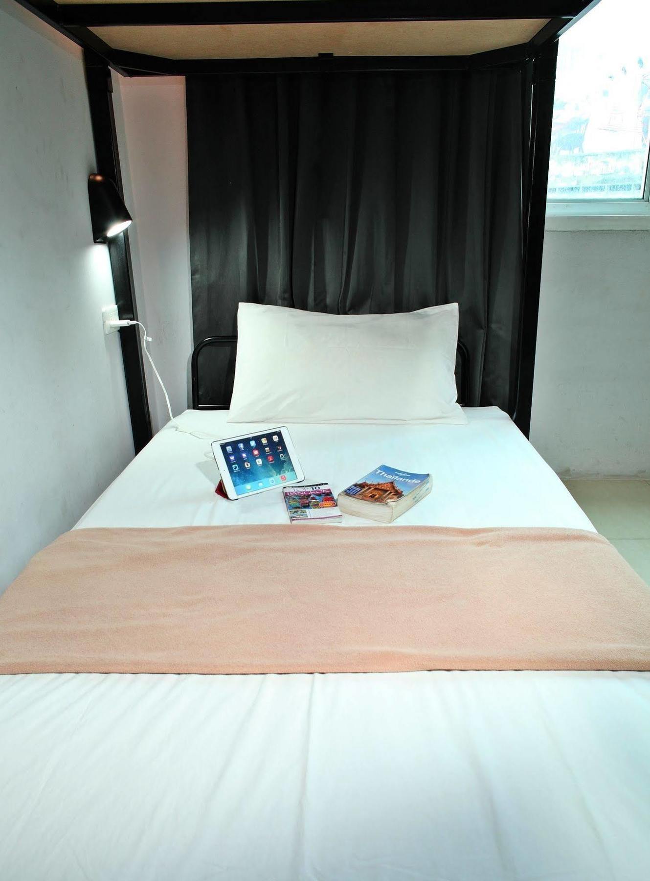 Link Corner Hostel *