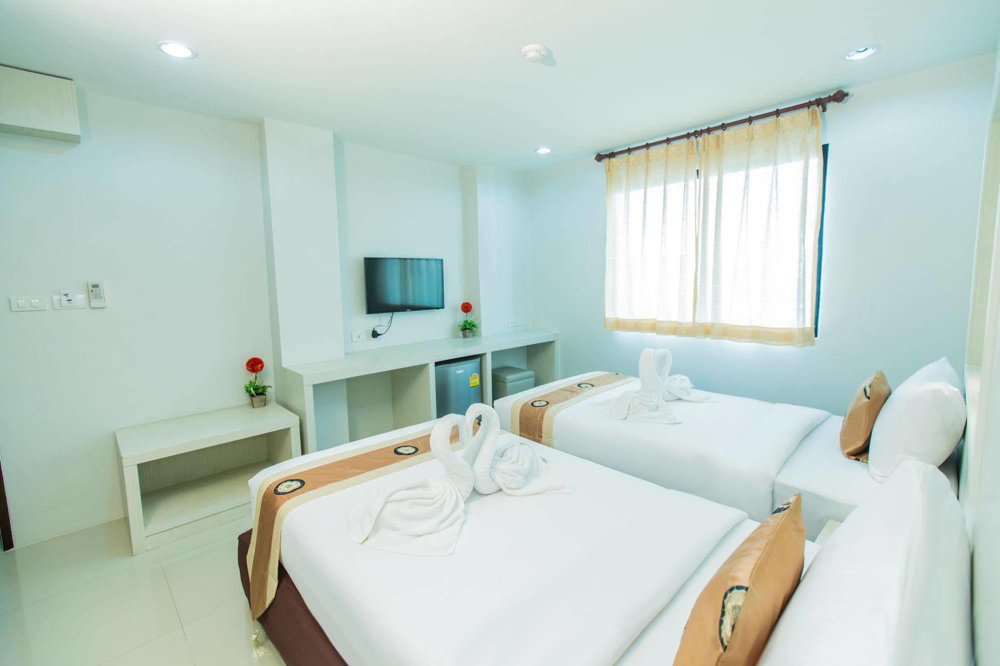 Khách sạn Le Touche Bangkok