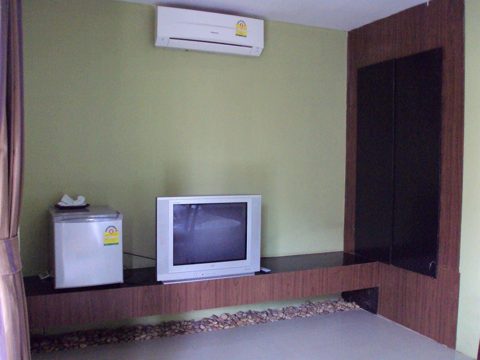 Nontnatee And Restaurant Homestay