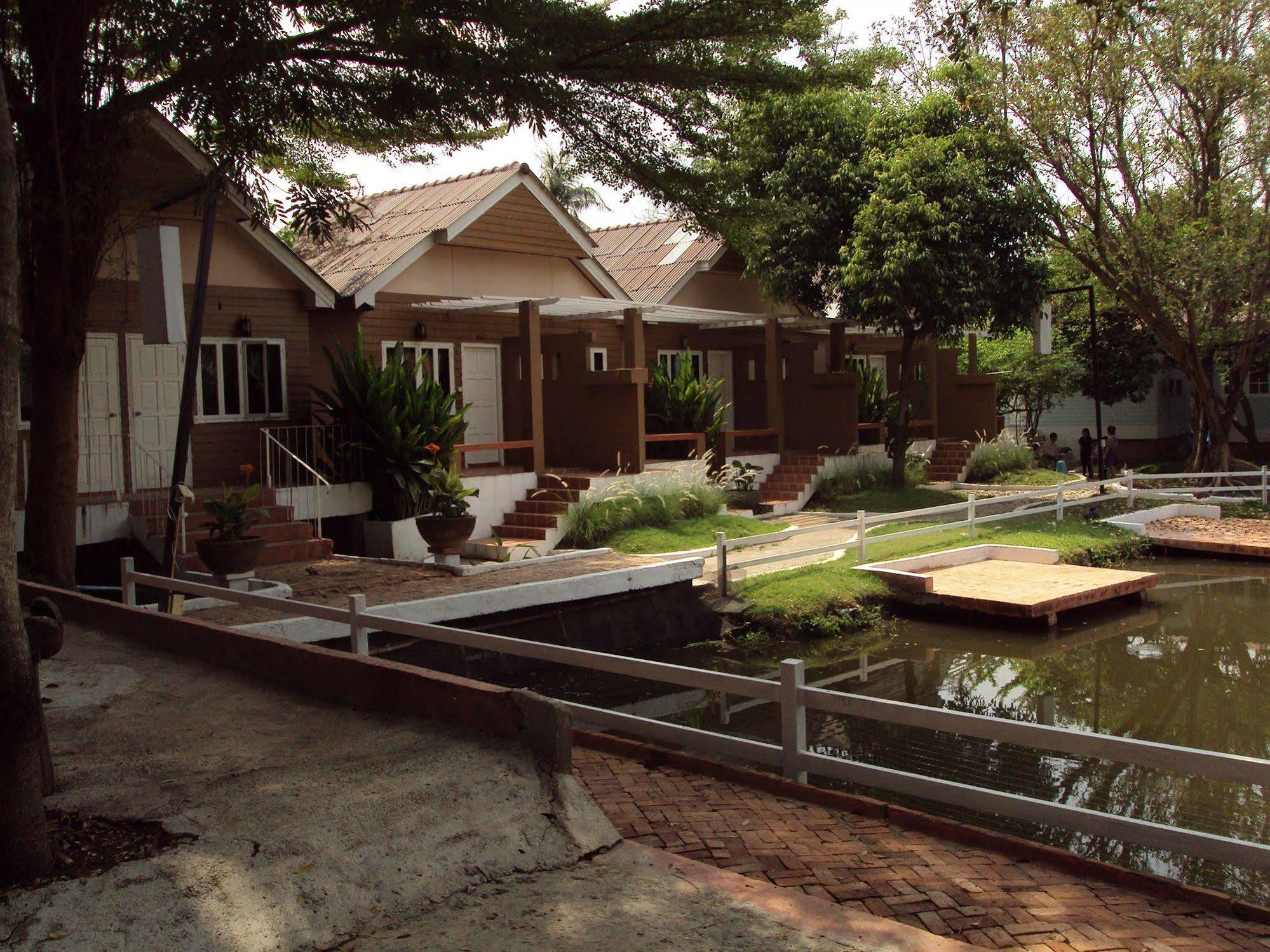 Nontnatee And Restaurant