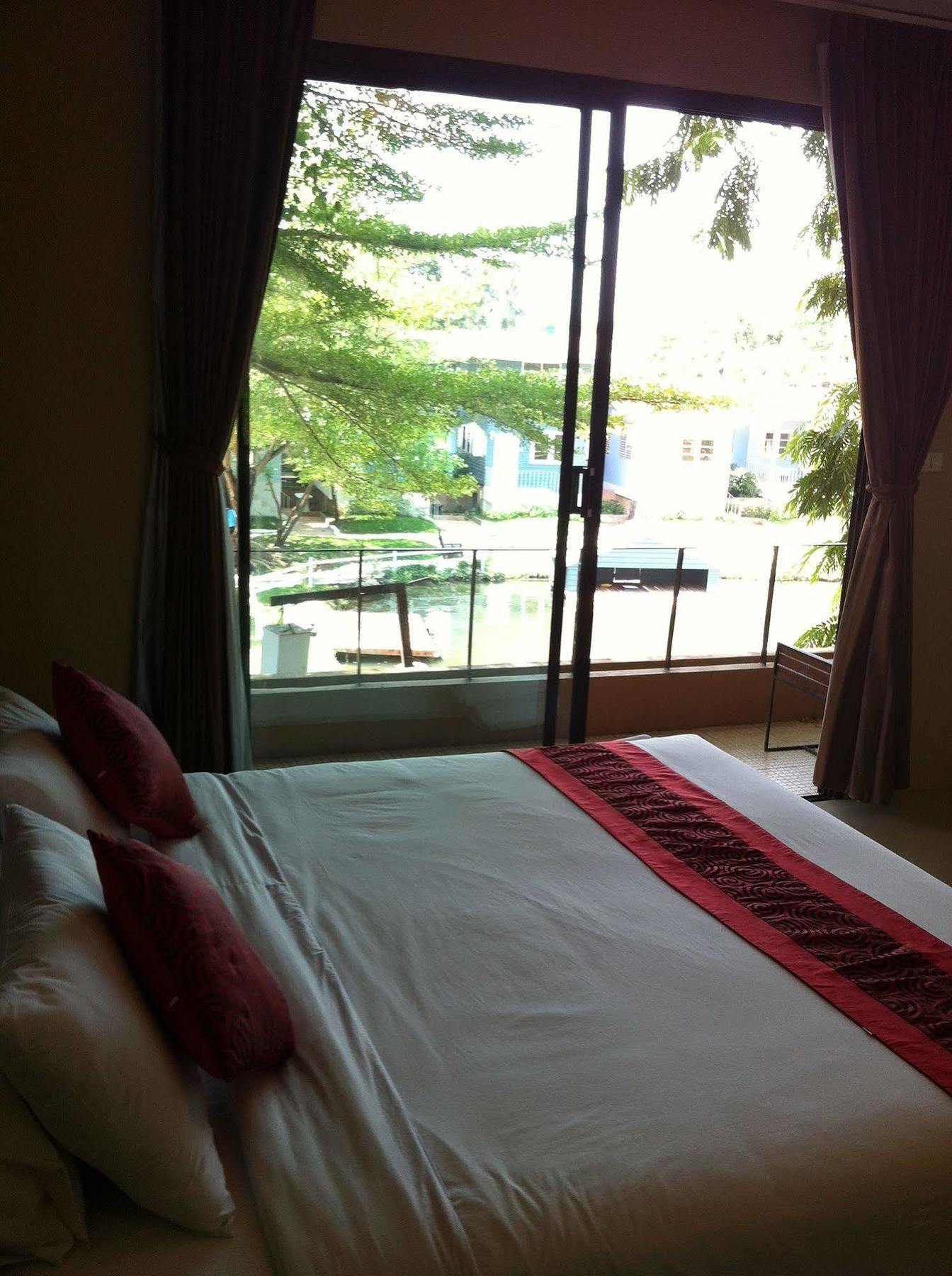 Nontnatee And Restaurant Homestay