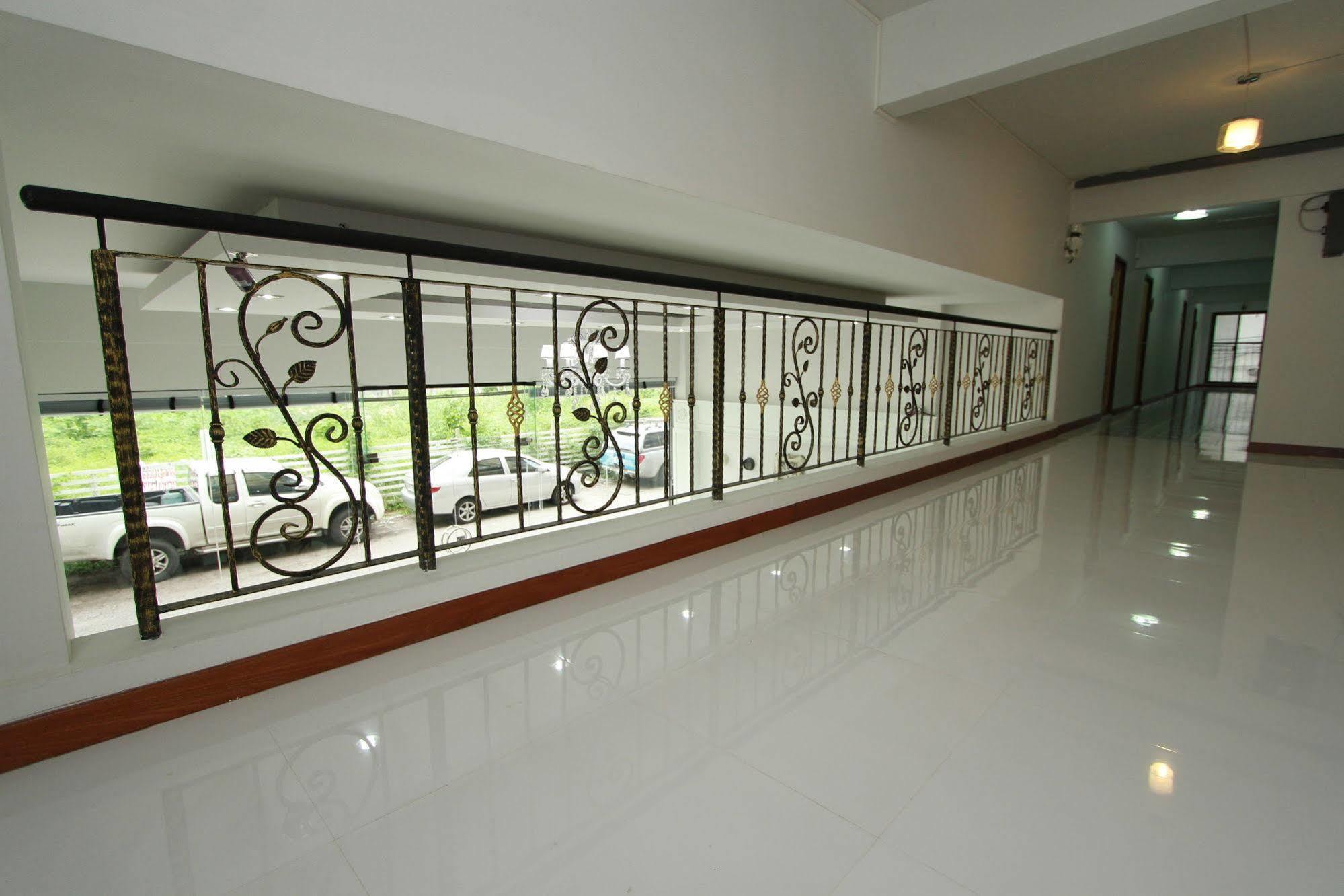 Bed By Hotell 3*