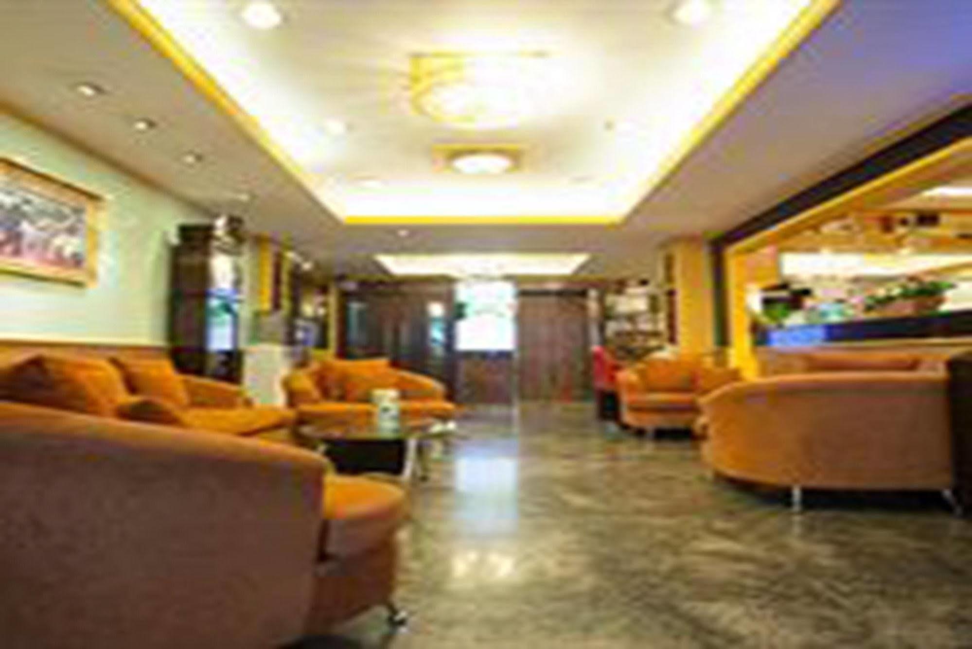 Grand Mandarin Latphrao 130 Hotel 2*
