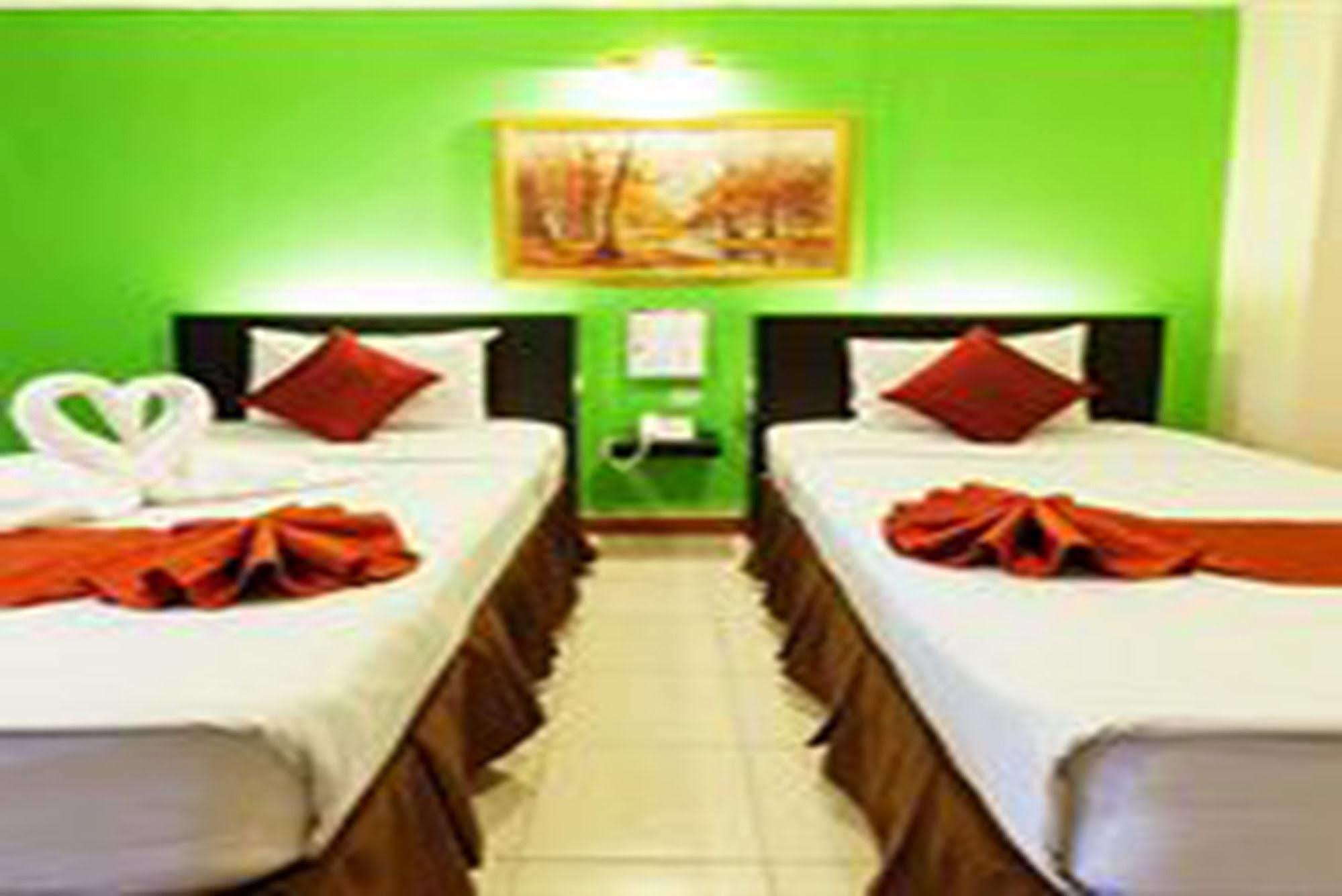 Grand Mandarin Latphrao 130 2*