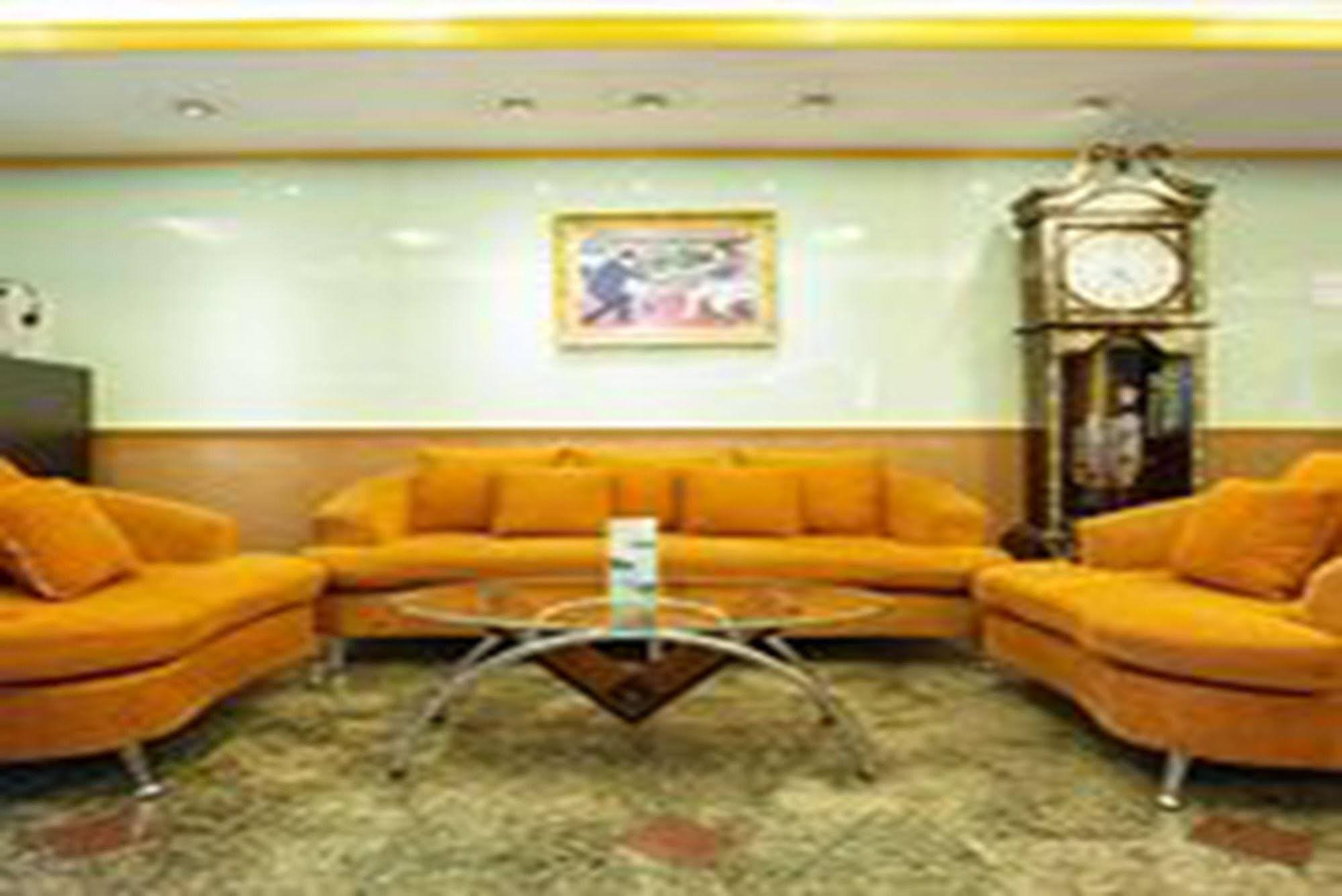 Hotel Grand Mandarin Latphrao 130 2*