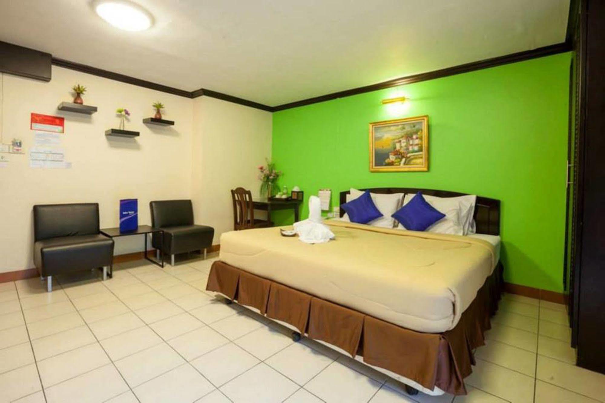 Grand Mandarin Latphrao 130 2*