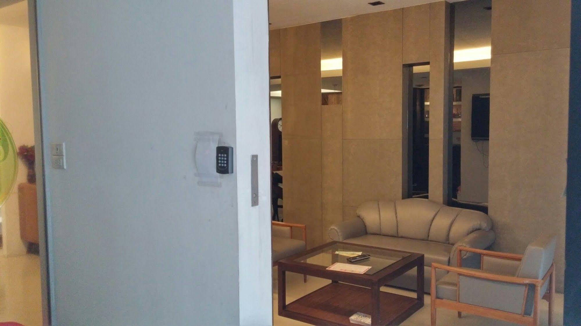At One Hualampong Hotel Bangkok