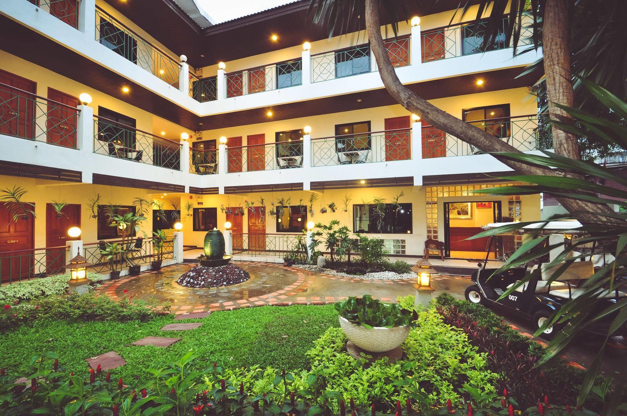 Khách sạn Charlie House Pin Klao
