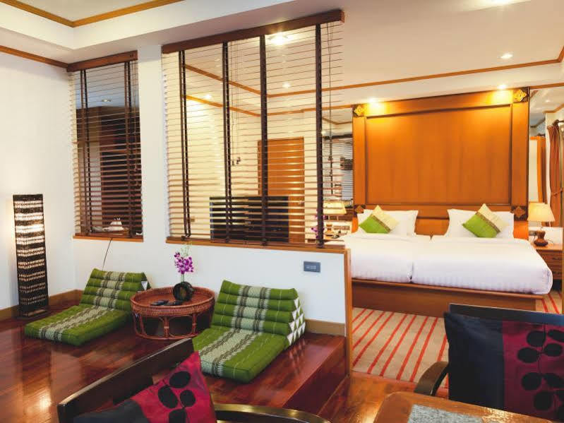 Charlie House Pin Klao Khách sạn Bangkok