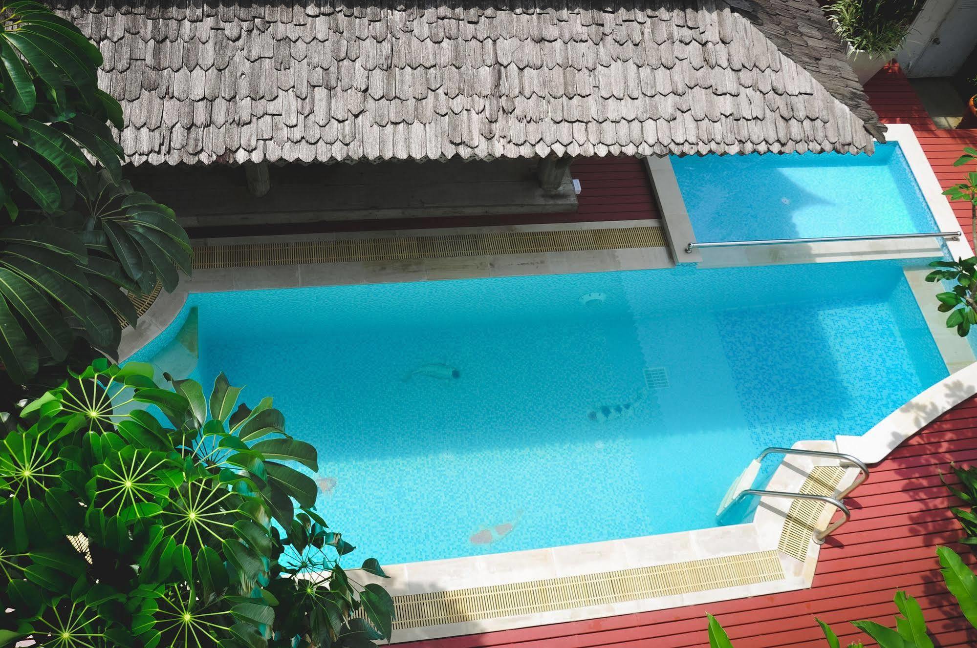 Charlie House Pin Klao Khách sạn 3*
