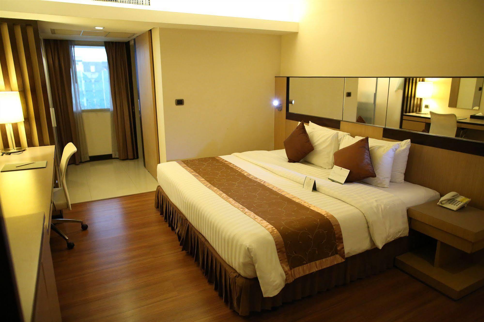 Sc Park Hotel 4*