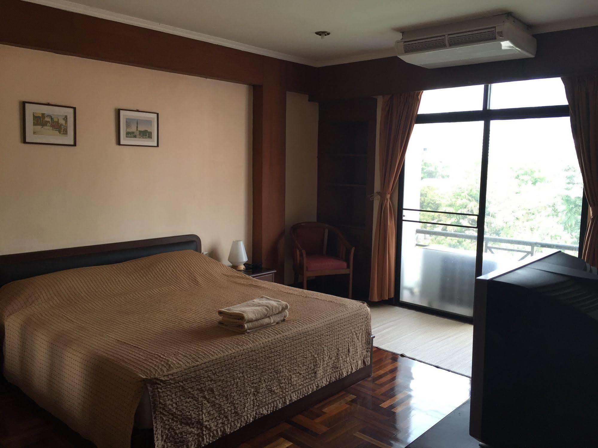 Appart hôtel House By The Pond 3*