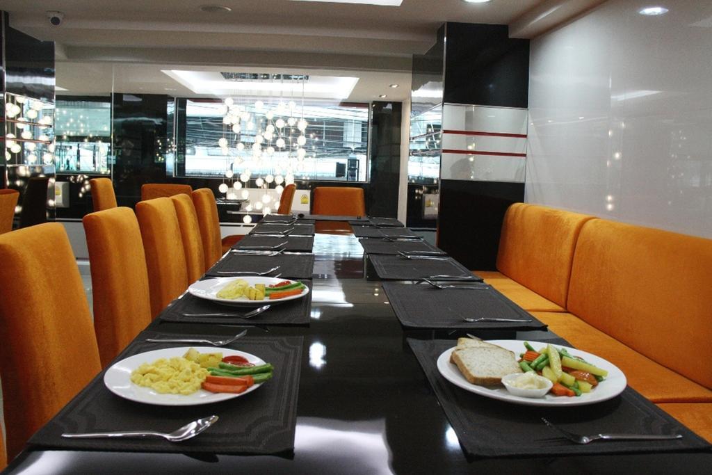 Le Touche Khách sạn Bangkok