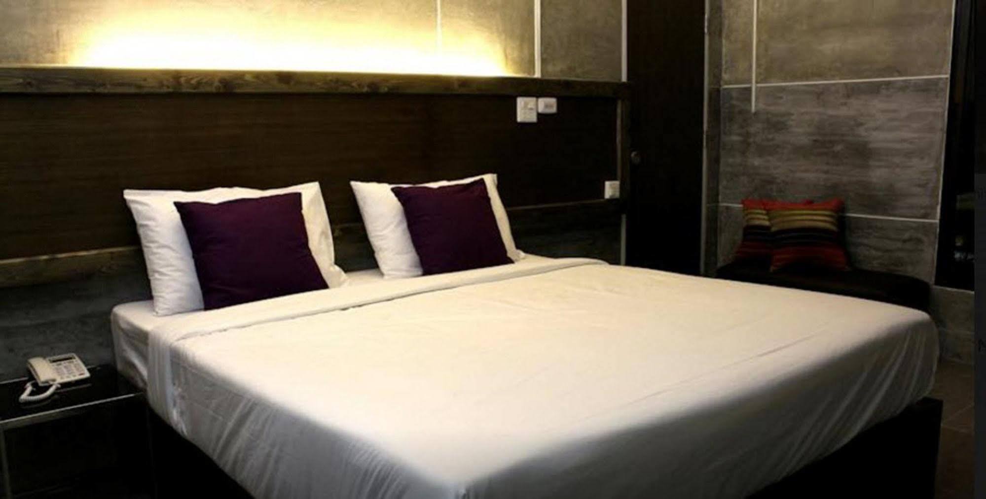 Hotel 68