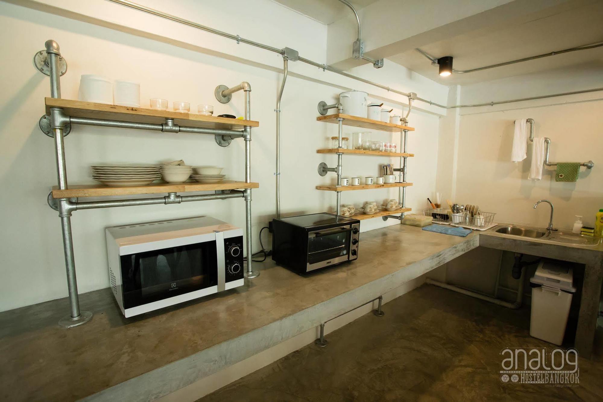 Analog Hostel *