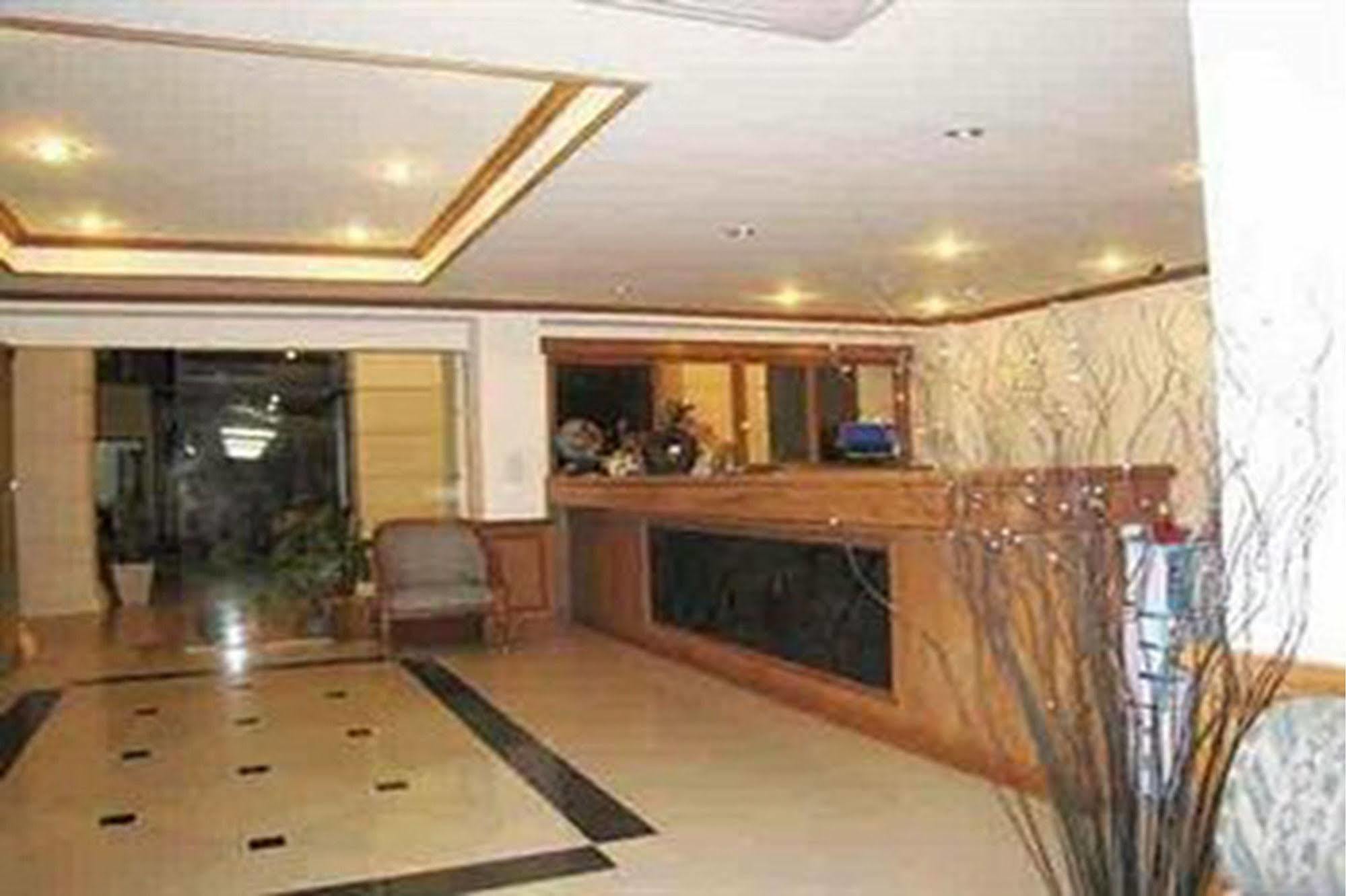 Rafael And Mansion - Sha Extra Certified nhà trọ Bangkok