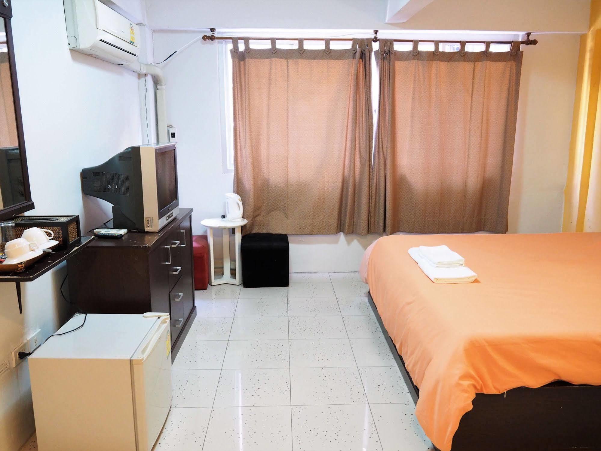The Boss's Place Sathorn Hotell 3*