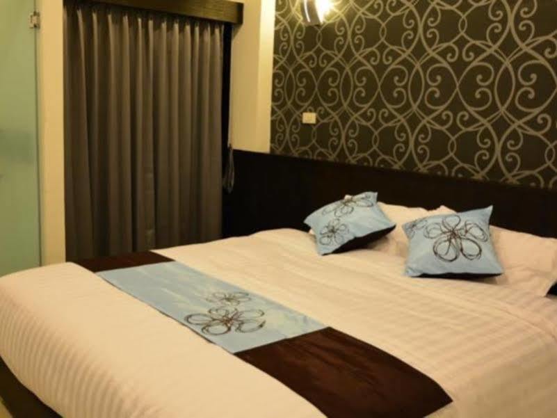 Adamaz House Rumah tetamu 2*