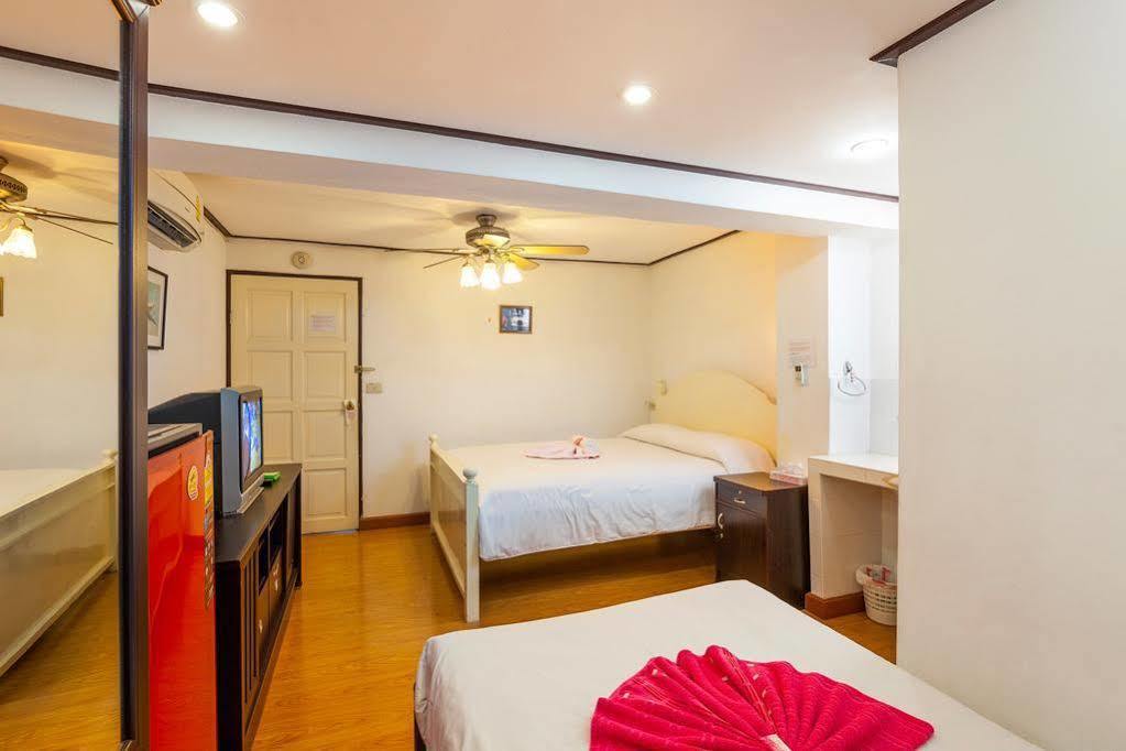 Pensión Sarnn Sukhumvit 28 2*