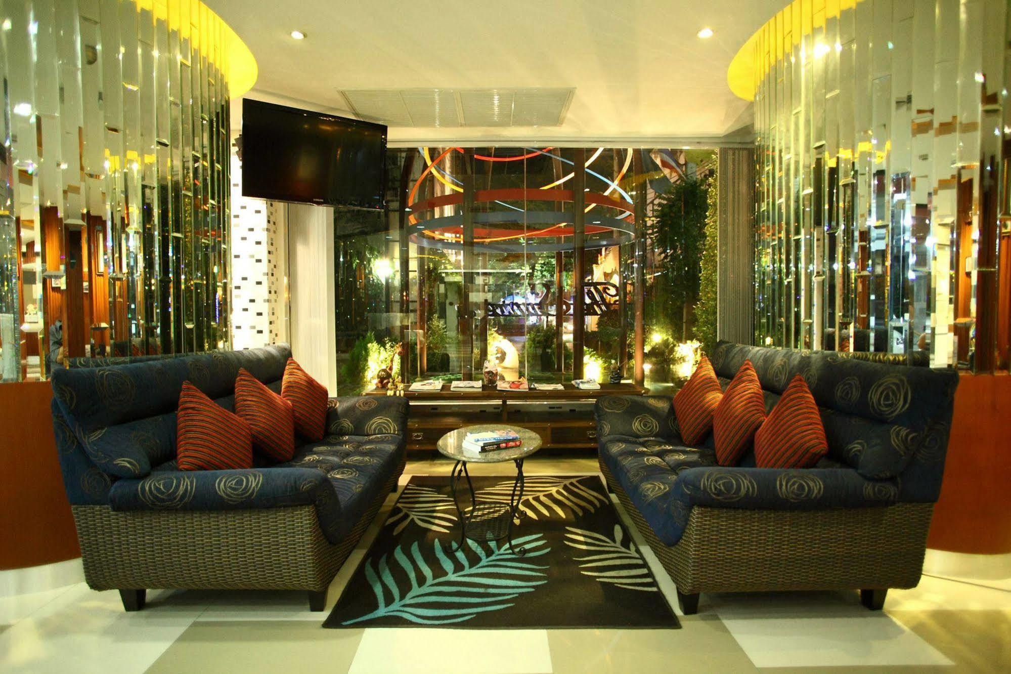 Khách sạn hẻo lánh The Sunreno Sha Bangkok