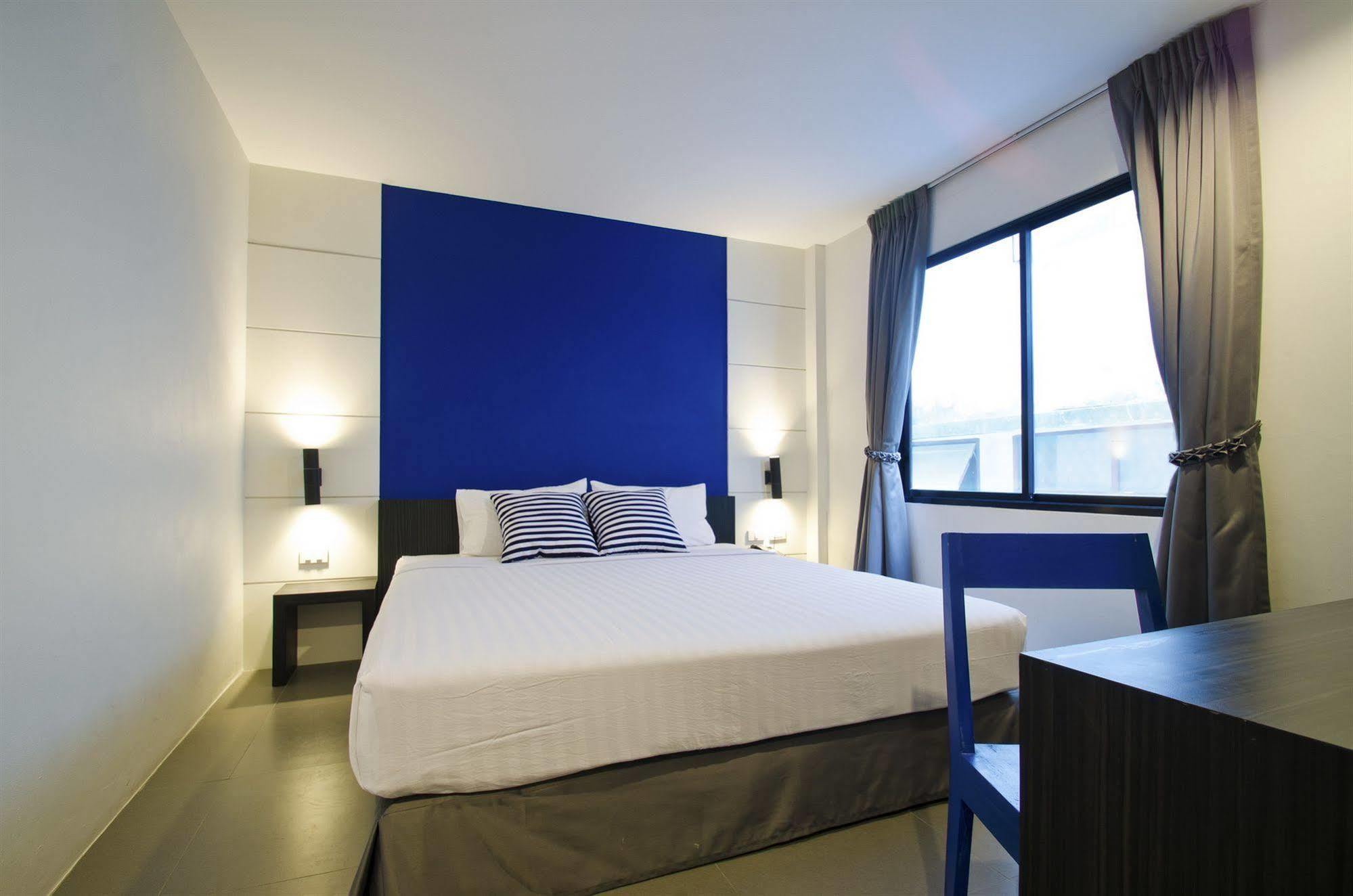 Di Place Khách sạn 3*