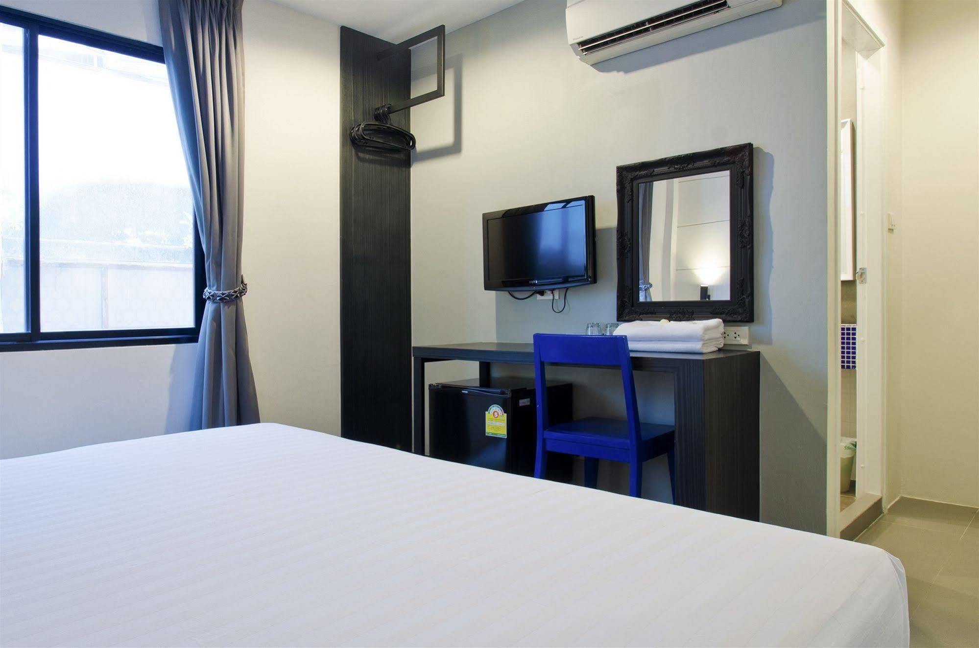 Di Place Khách sạn 3*