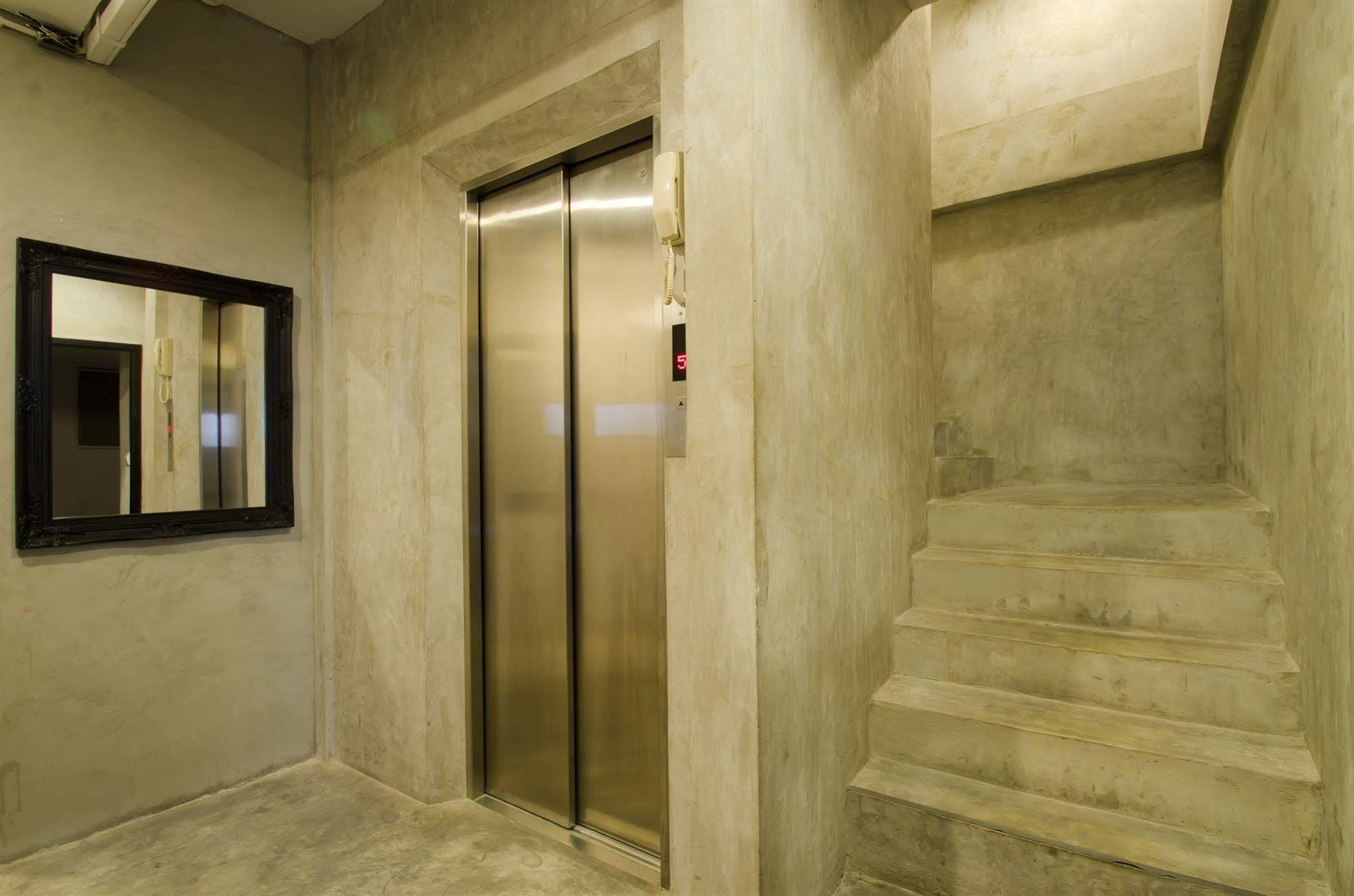 Khách sạn Di Place 3*