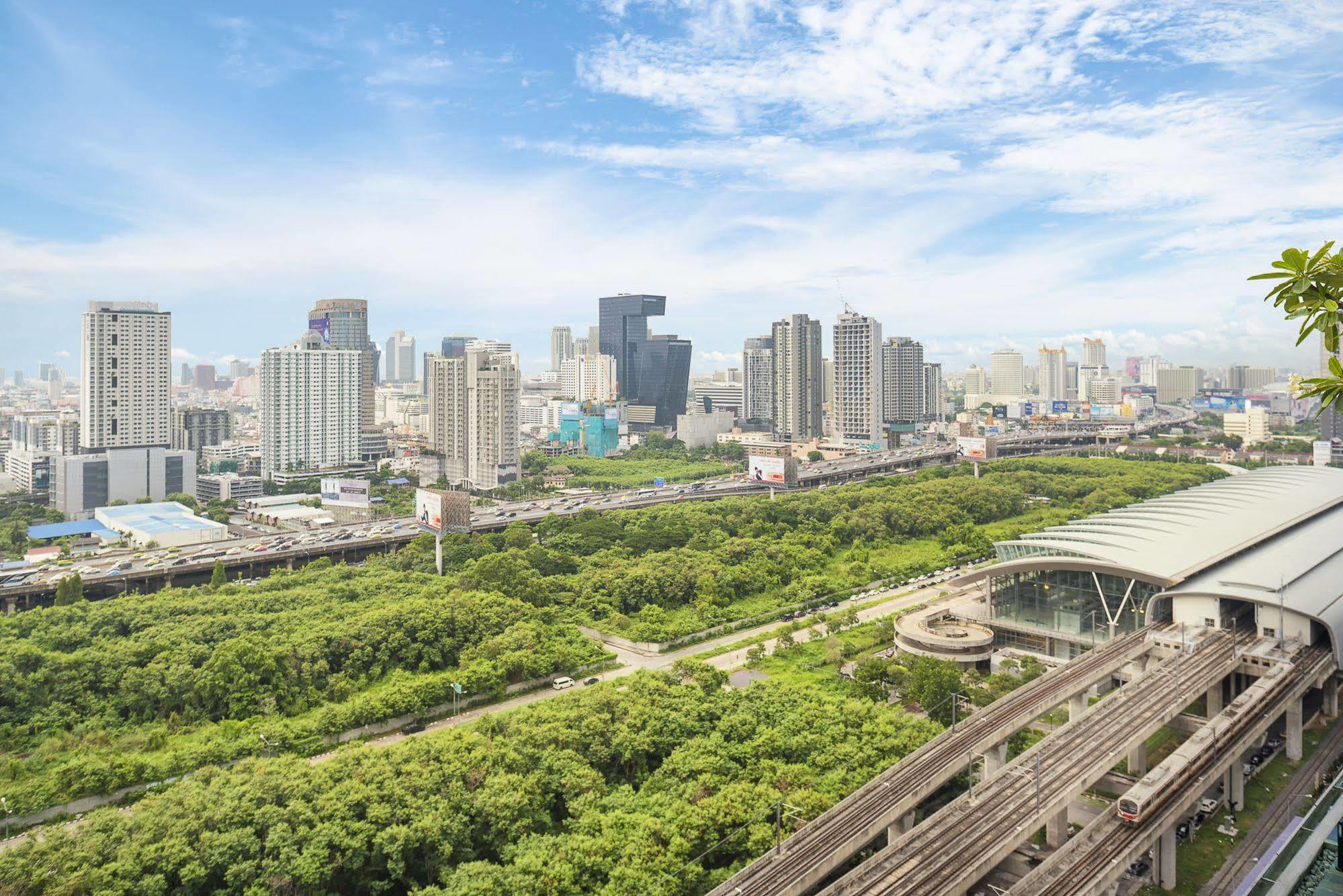 Khách sạn Mercure Makkasan Bangkok