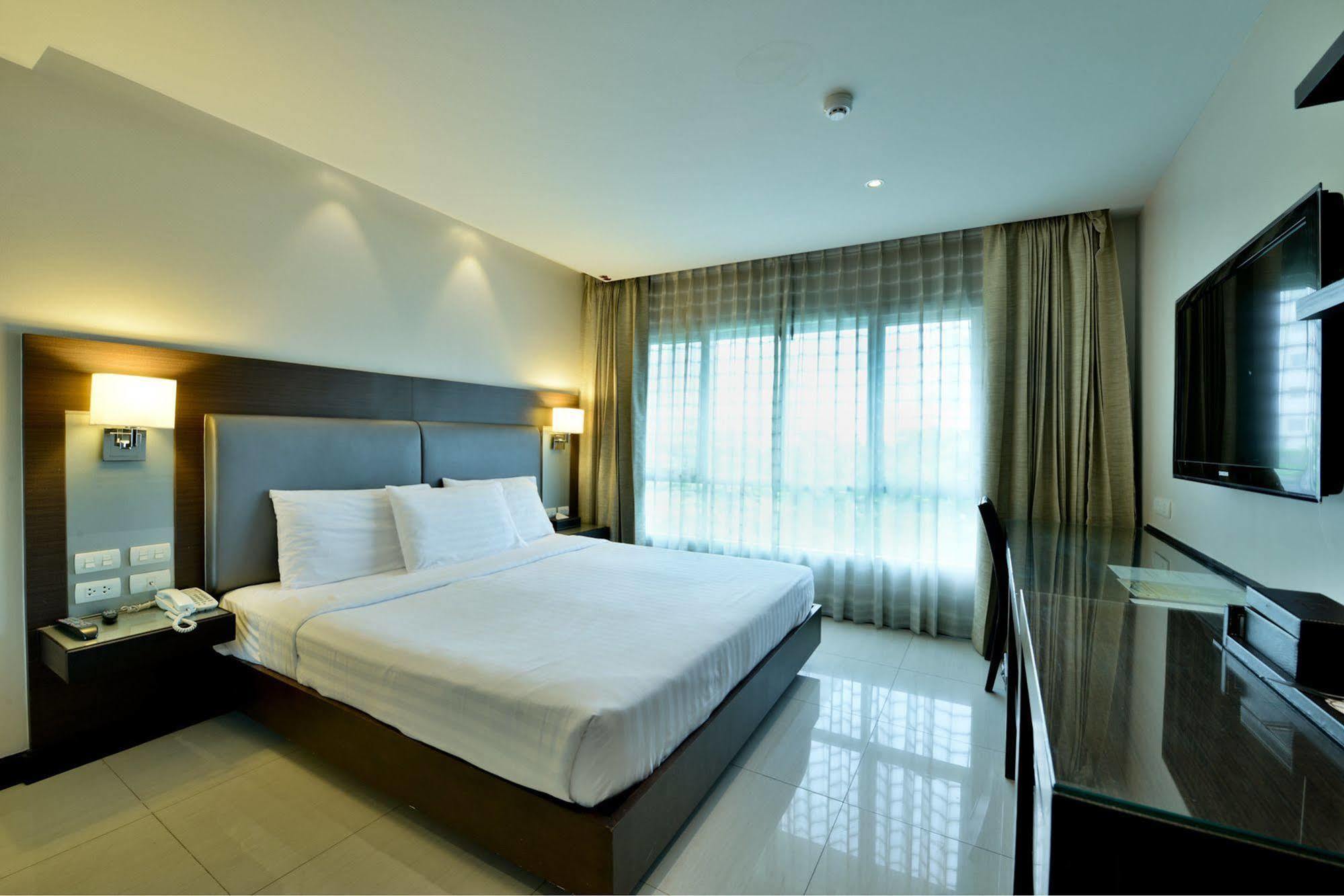 Hotel The Prestige Nana