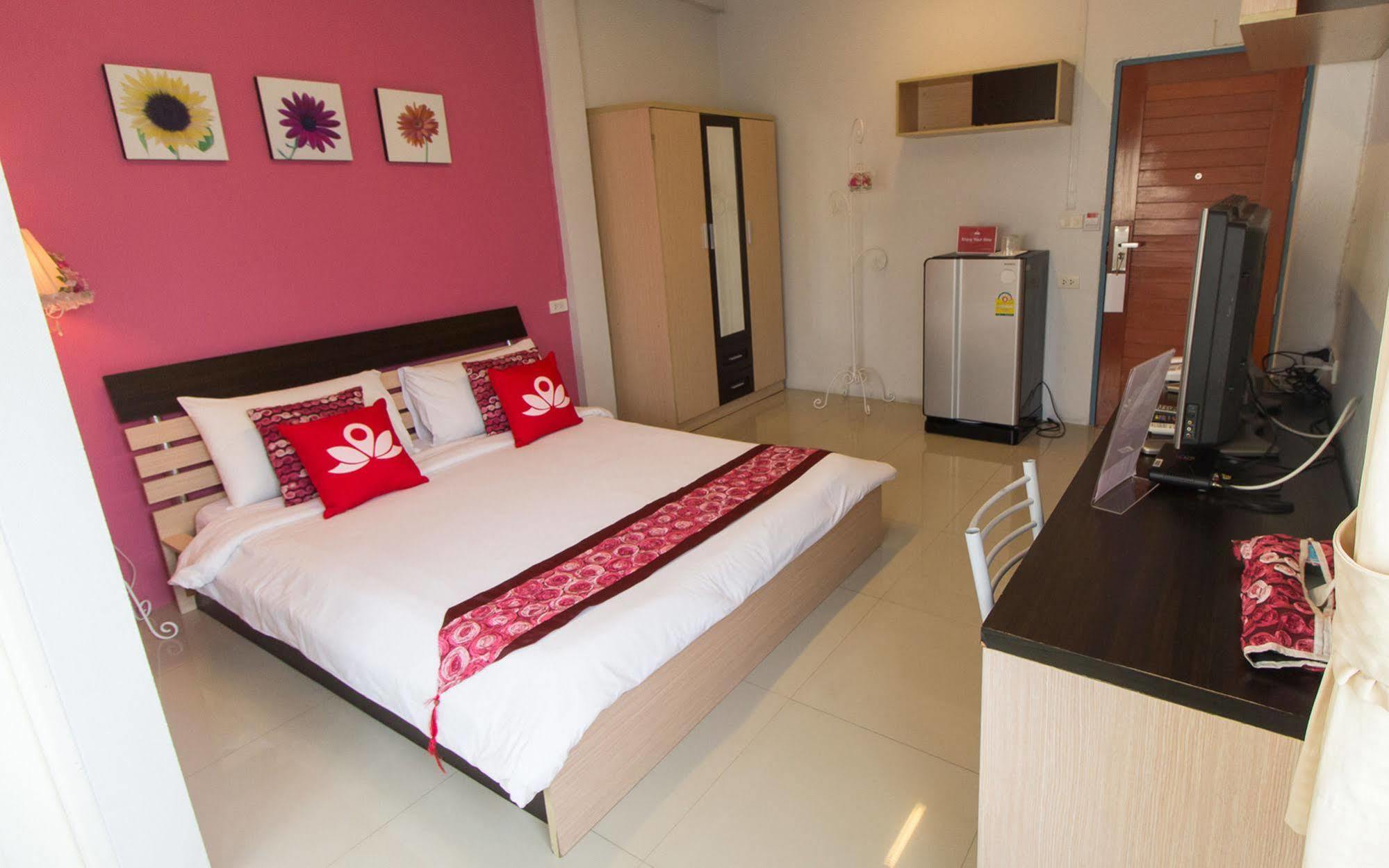 Hotel Zen Damrongrak Road 2*