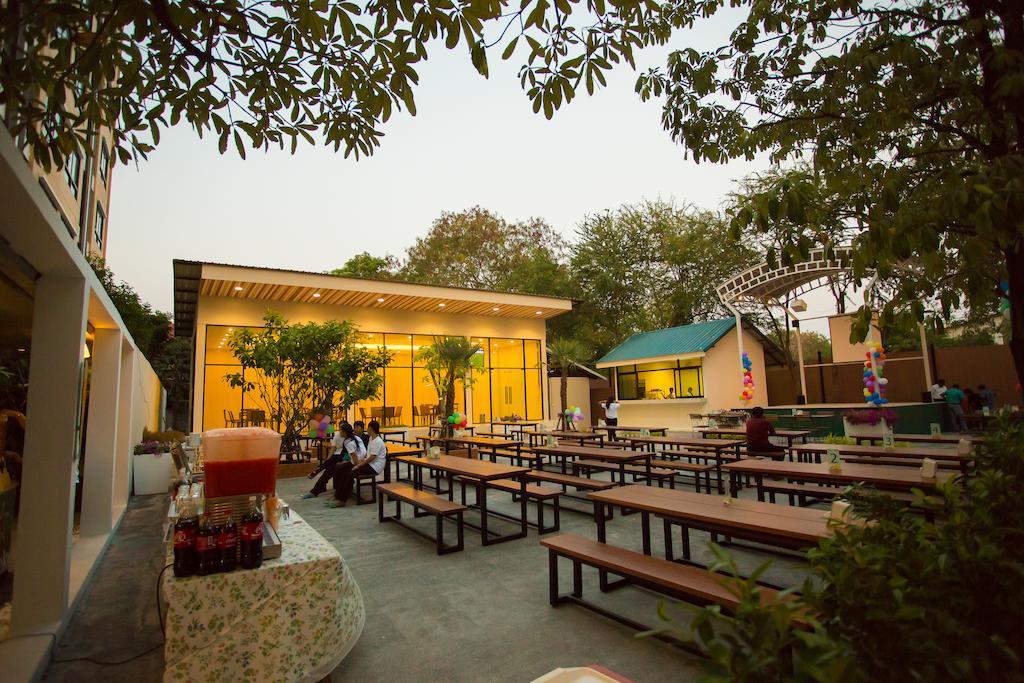 Khách sạn Alisha Court & 4*