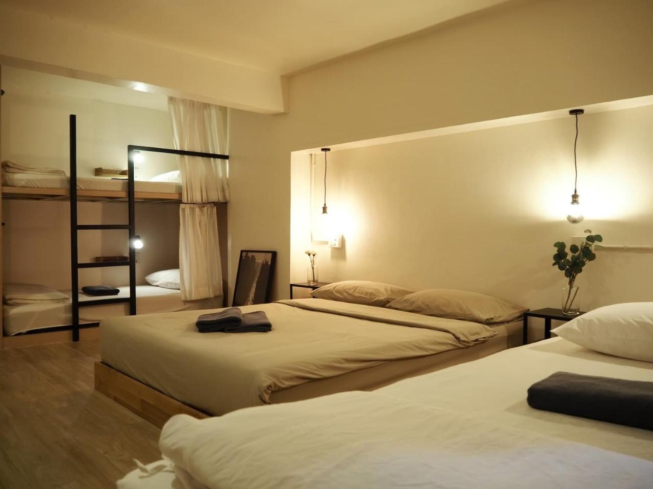 Hostel Monomer *