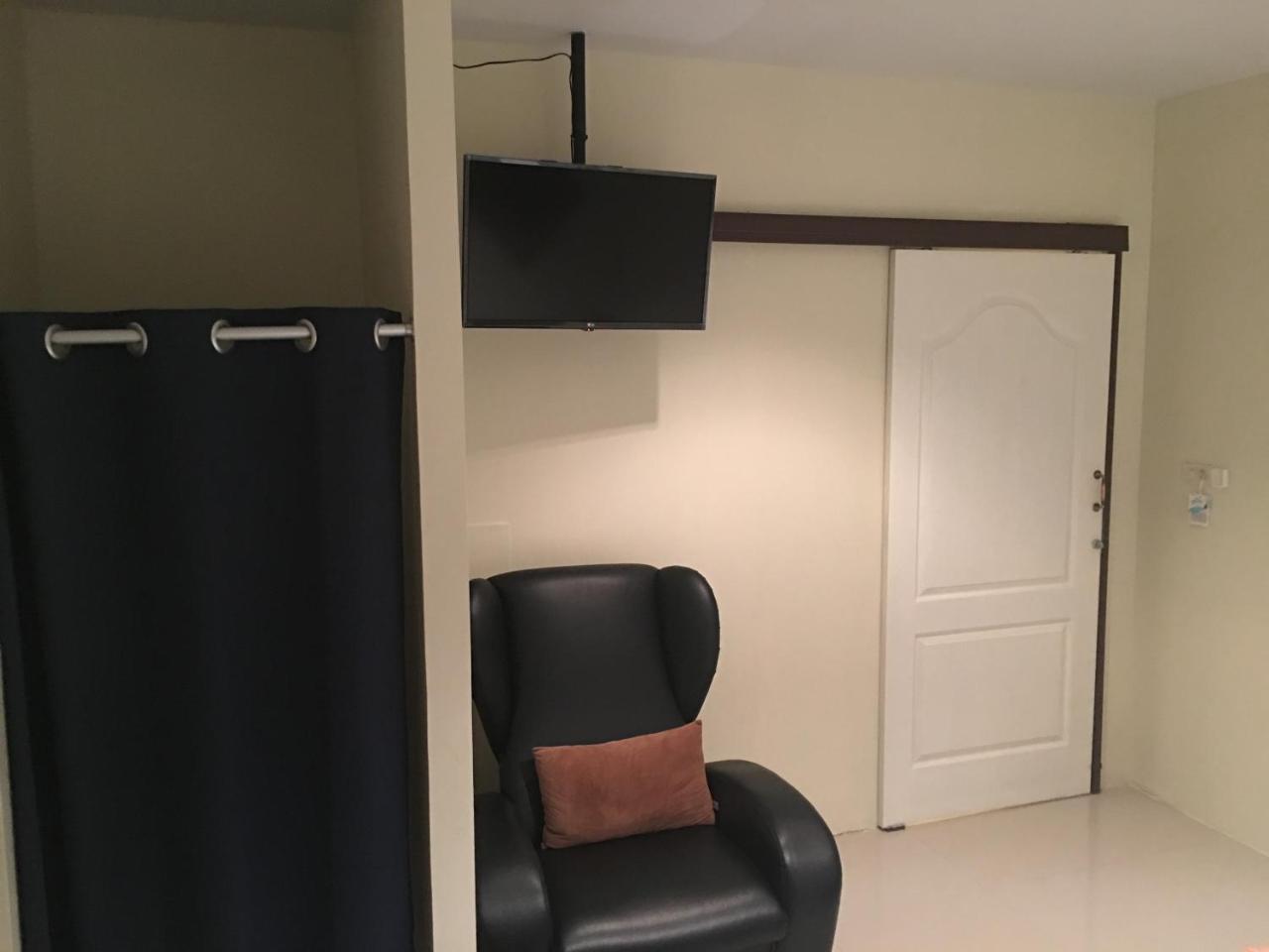 Hostel The Baan Nathong Bangkok