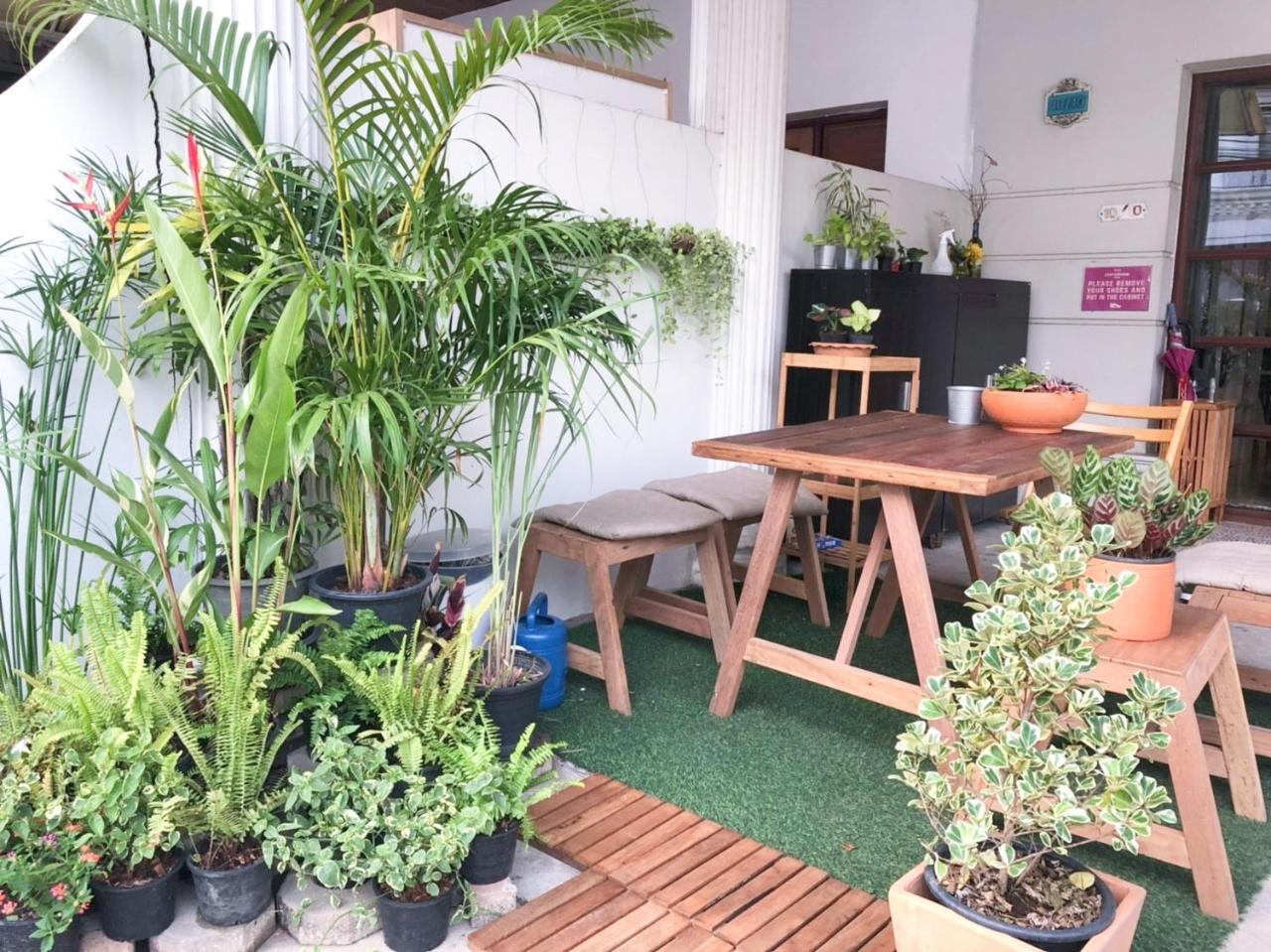 Bed & Breakfast Lost And Found Bangkok